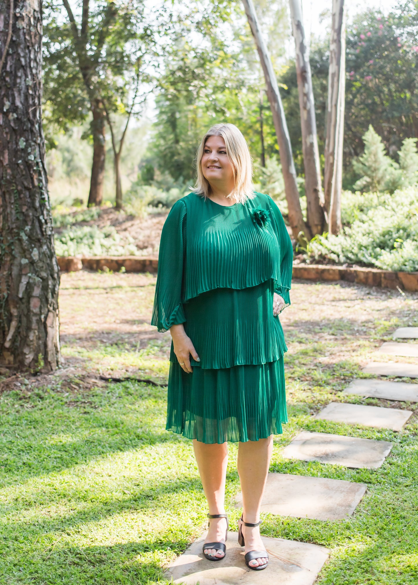 Elegant emerald chiffon short dress