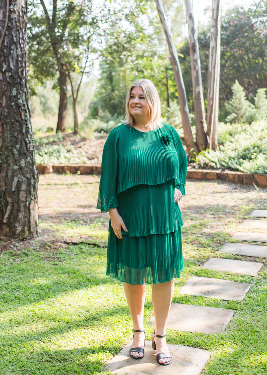 Elegant emerald chiffon short dress